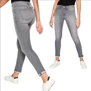 Athlete sculpted gray wash skinny jeans size 0p